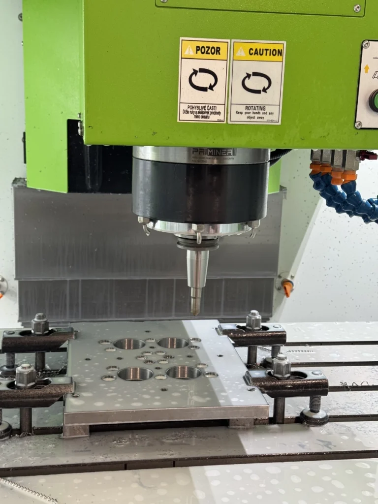 Lisovna umělých hmot & CNC kovovýroba - B S B spol. s r.o.
